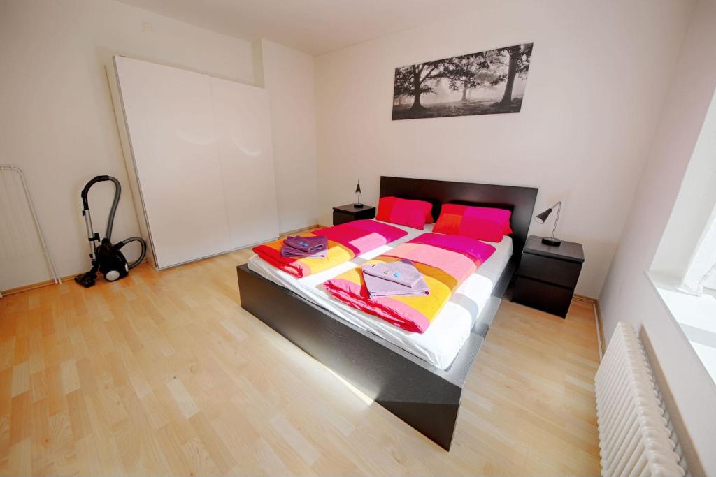 HITrental Stauffacher Apartments - One Bedroom Apartment C