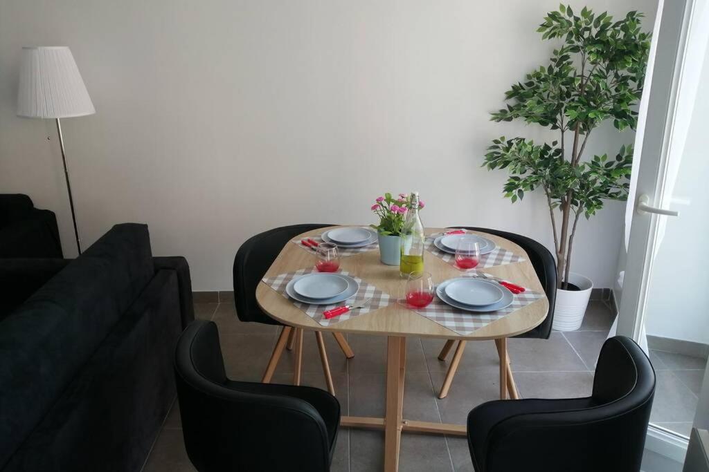 Posezení v ubytování Appart'Hôtel Lagnieu