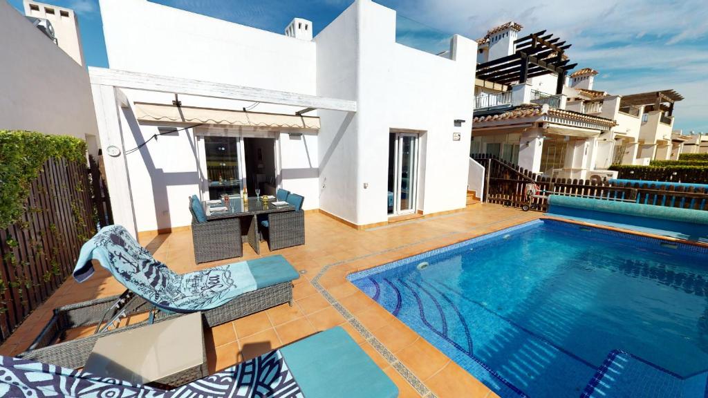 Bazén v ubytování Casa El Gruff - A Murcia Holiday Rentals Property nebo v jeho okolí