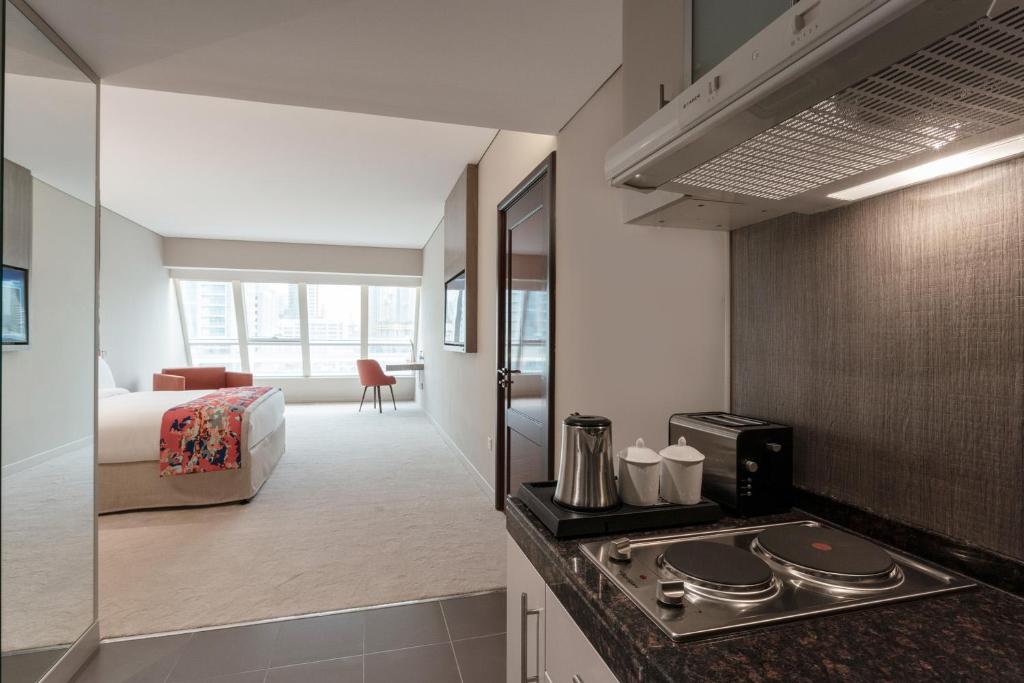 Leva Hotel and Suites, Opposite Downtown - Resim 23