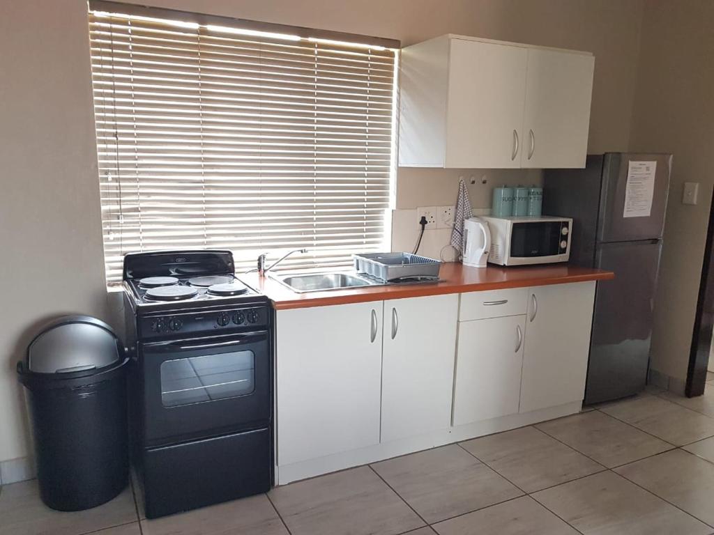 Private Apartments & Biz Stays Pretoria - Apartment With Balcony