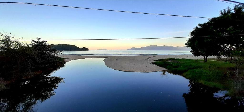  CASA 3Q PISCINA PRIVATIVA WIFFi 650m PRAIA COCANHA em COND FECHAD