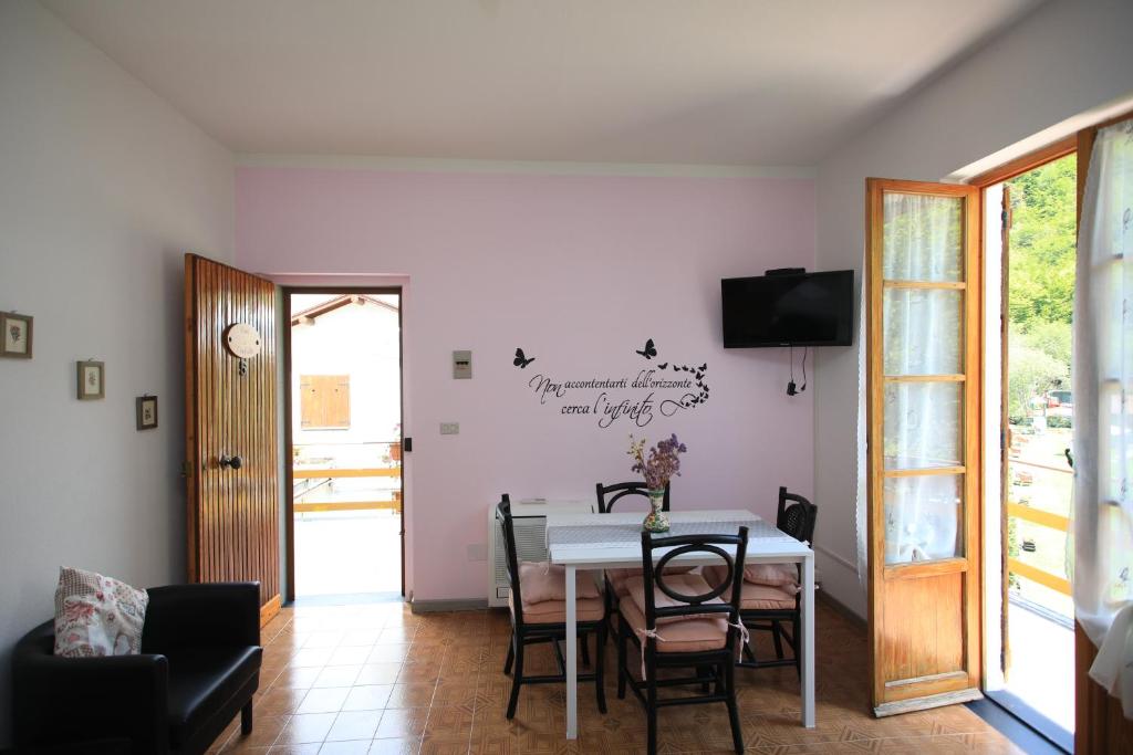 Telewizja i/lub zestaw kina domowego w obiekcie Green Riviera Case Vacanza