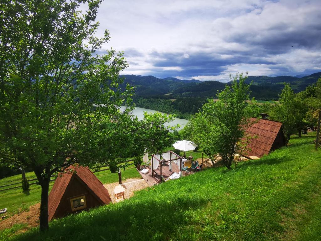 Příroda nedaleko luxury tent