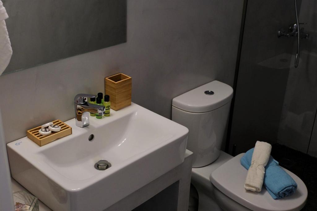 Koupelna v ubytování REMVI Apartments Assos