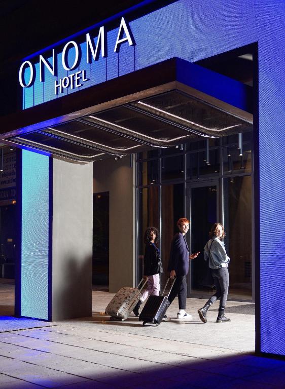 Hostia v ubytovaní ONOMA Hotel