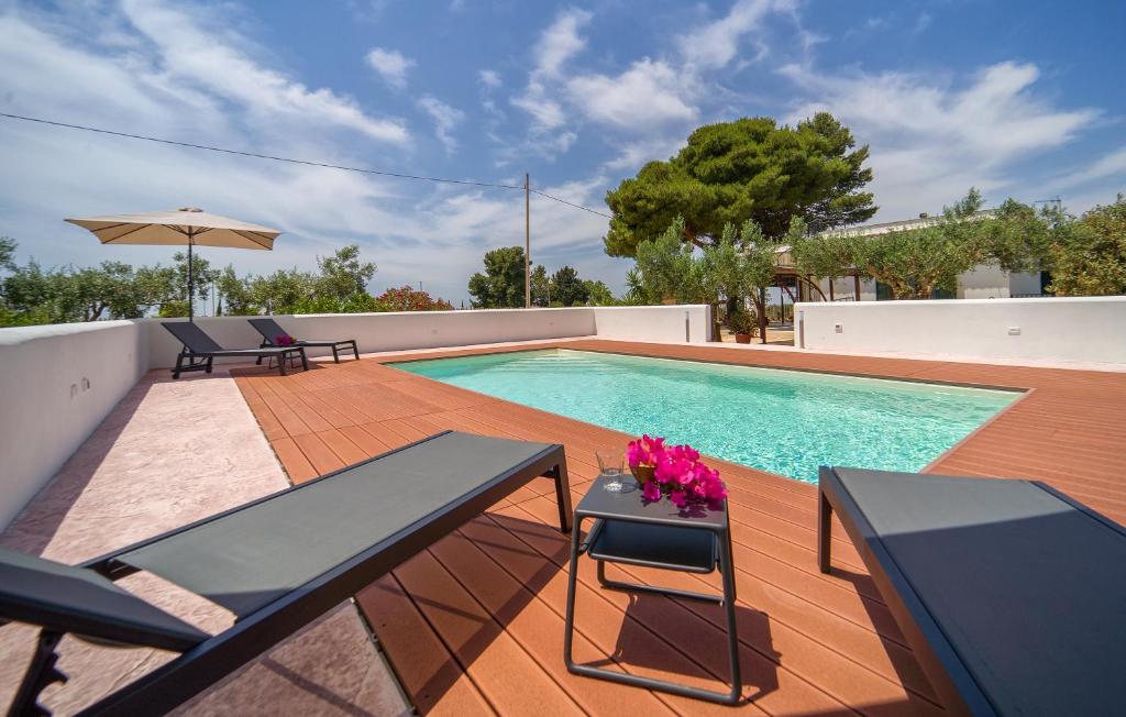Bazén v ubytovaní Villa Relax Figurella alebo v jeho blízkosti