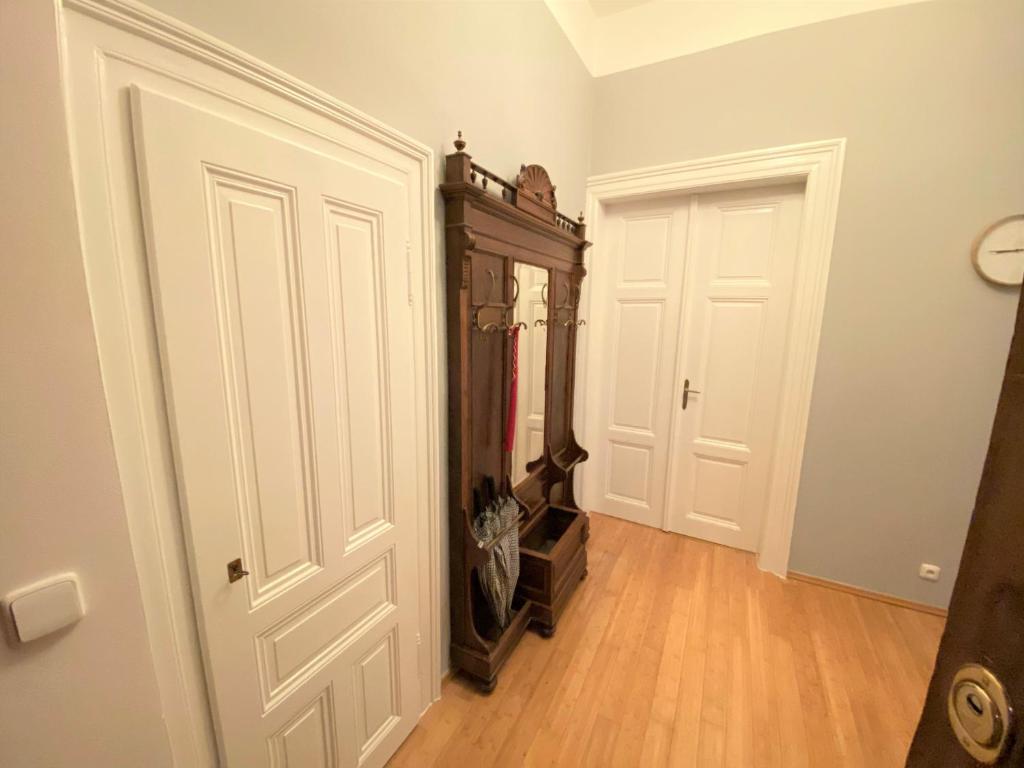 Black Eagle Apartments - 15