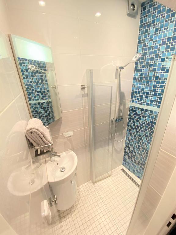 Black Eagle Apartments - 11