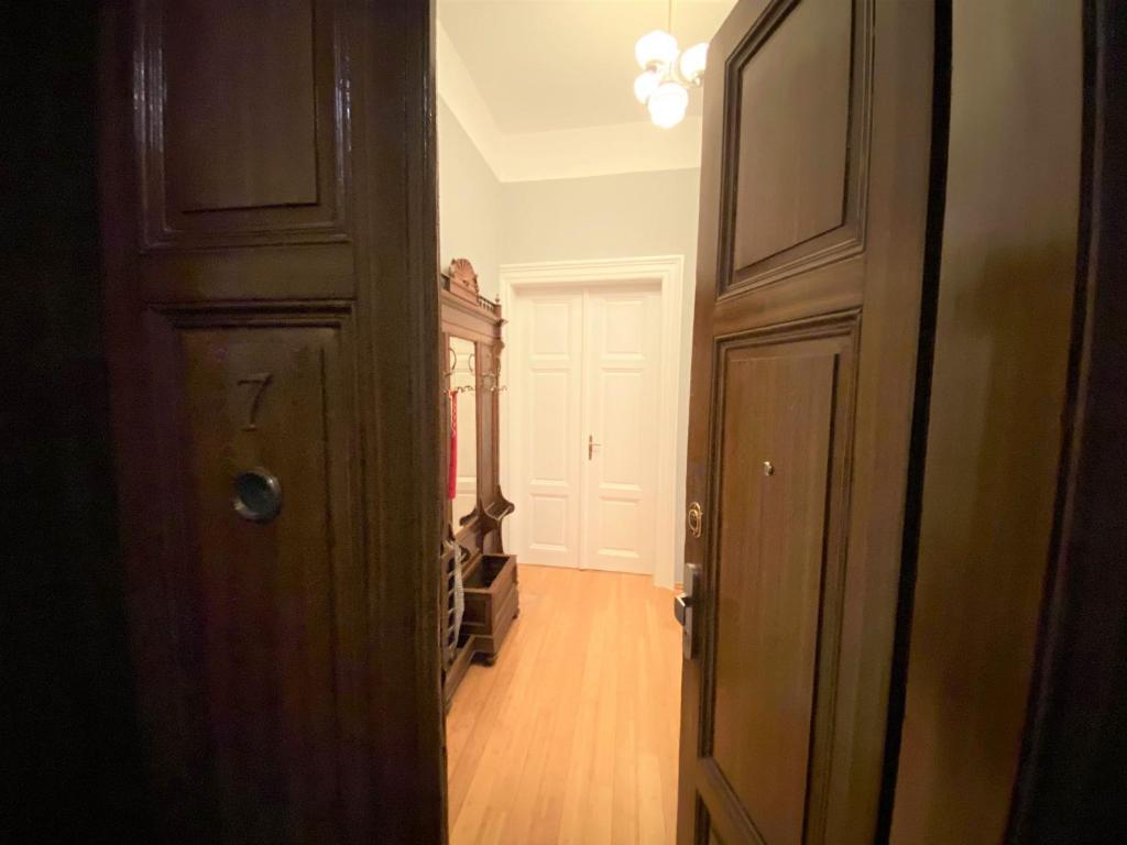 Black Eagle Apartments - 17