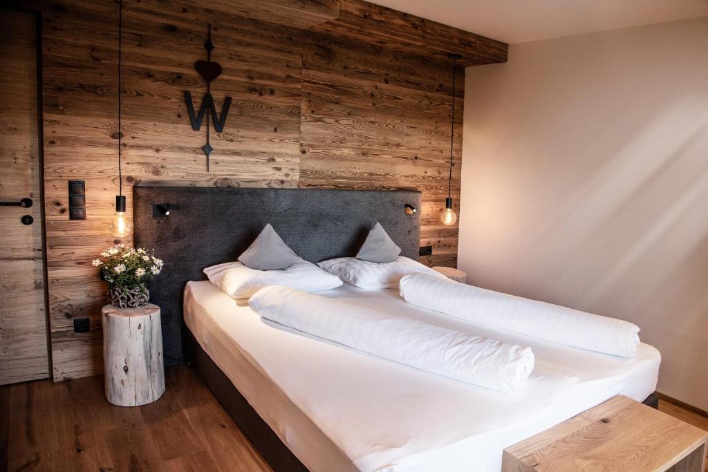 Postel nebo postele na pokoji v ubytování Appartement- und Wellnesshotel Winkler