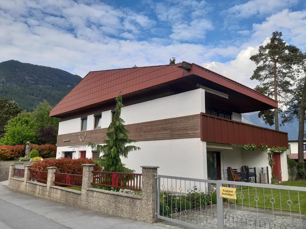 Nespecifikovaný výhled na hory nebo výhled na hory při pohledu z apartmánu