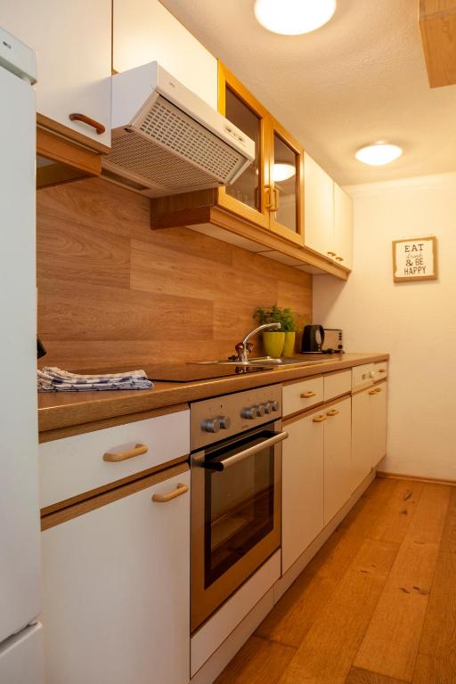 Kuchyňa alebo kuchynka v ubytovaní Appartement Lara & Lea