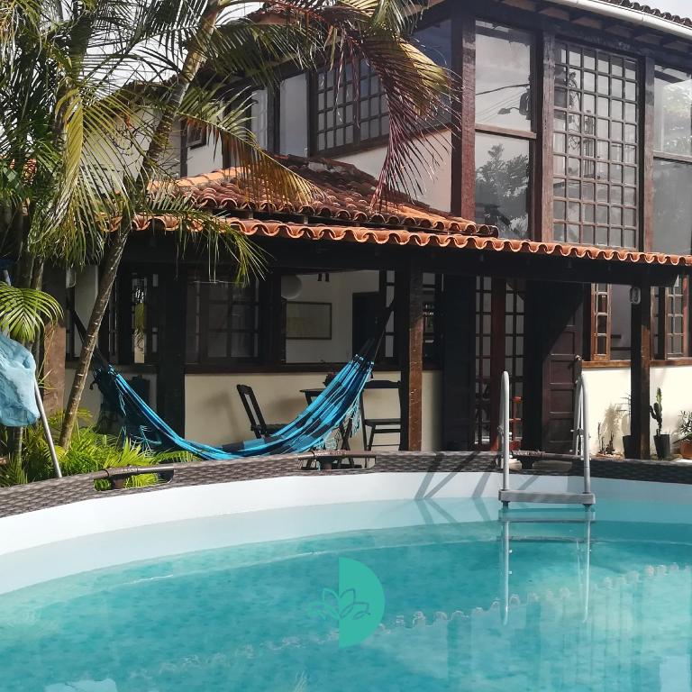  Casa 50 metros da praia de Manguinhos