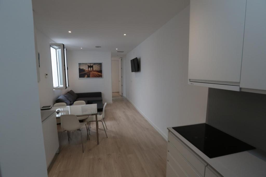A kitchen or kitchenette at Las Infantas Zona Centro