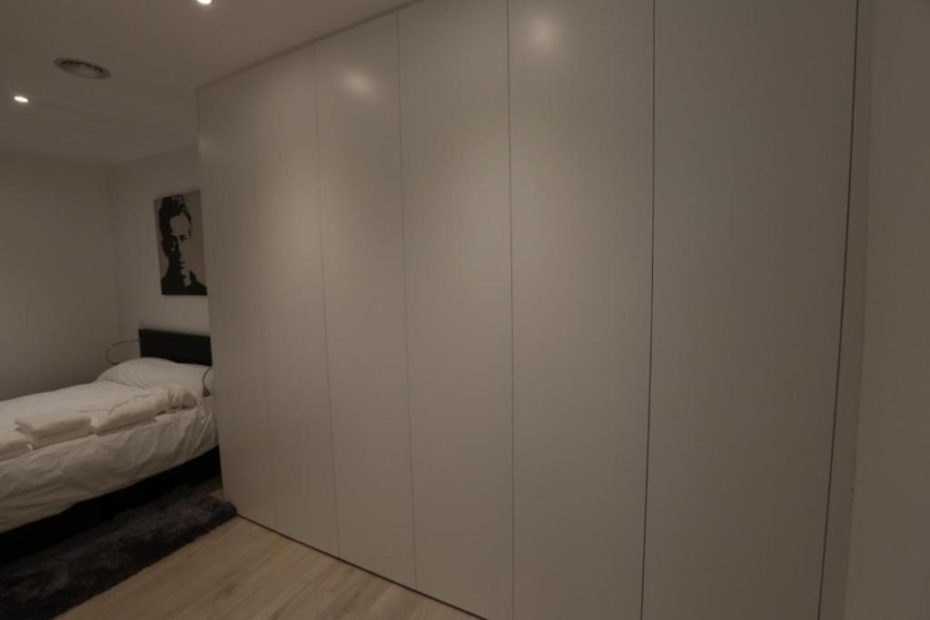 A bed or beds in a room at Las Infantas Zona Centro