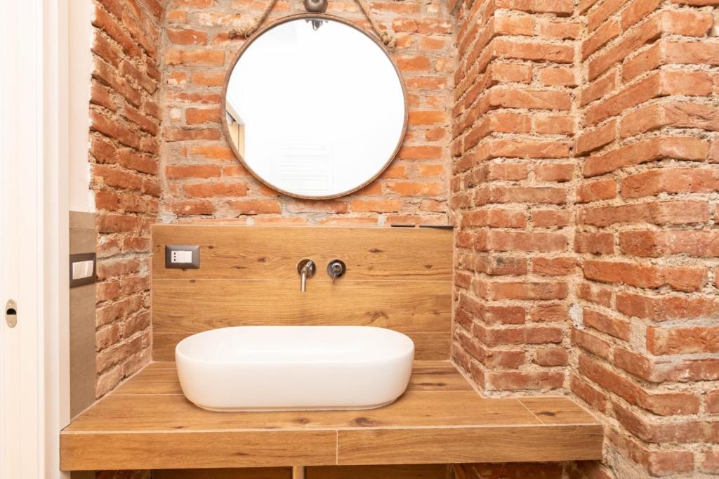 A bathroom at Luxury Apartment in Milan Center