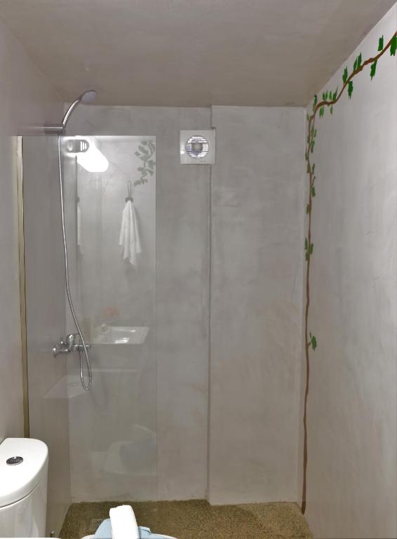 Koupelna v ubytování REMVI Apartments Assos