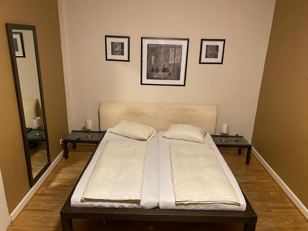 Postel nebo postele na pokoji v ubytování Hotel Restaurant Frankenturm