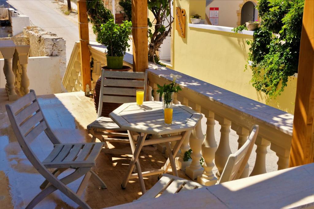 Balkón nebo terasa v ubytování REMVI Apartments Assos