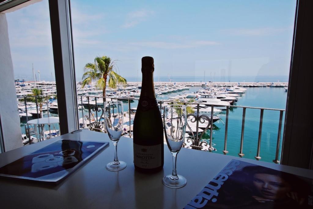 Nápoje v ubytování First Line Luxury Penthouse, Puerto Banús, Marbella
