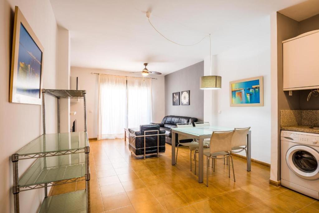 Kuchyňa alebo kuchynka v ubytovaní Apartamentos Mirablau