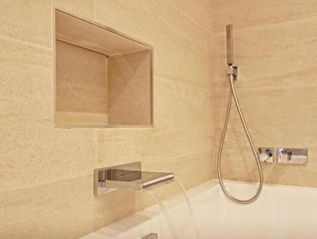 Koupelna v ubytování First Line Luxury Penthouse, Puerto Banús, Marbella