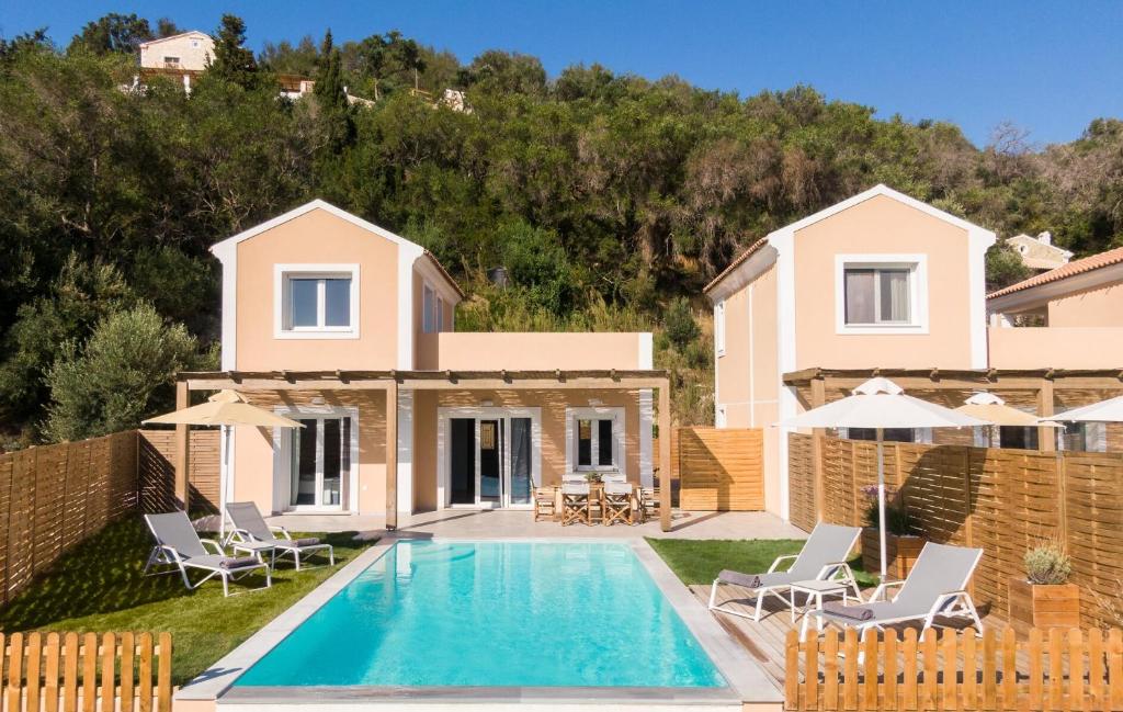 Bazén v ubytování Reiki Villas Erikousa nebo v jeho okolí