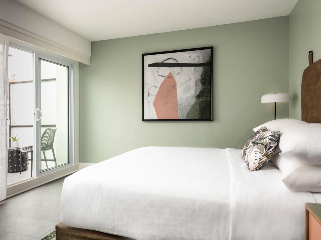 Holiday Inn Express St. Louis Central West End, an IHG Hotel - Housity