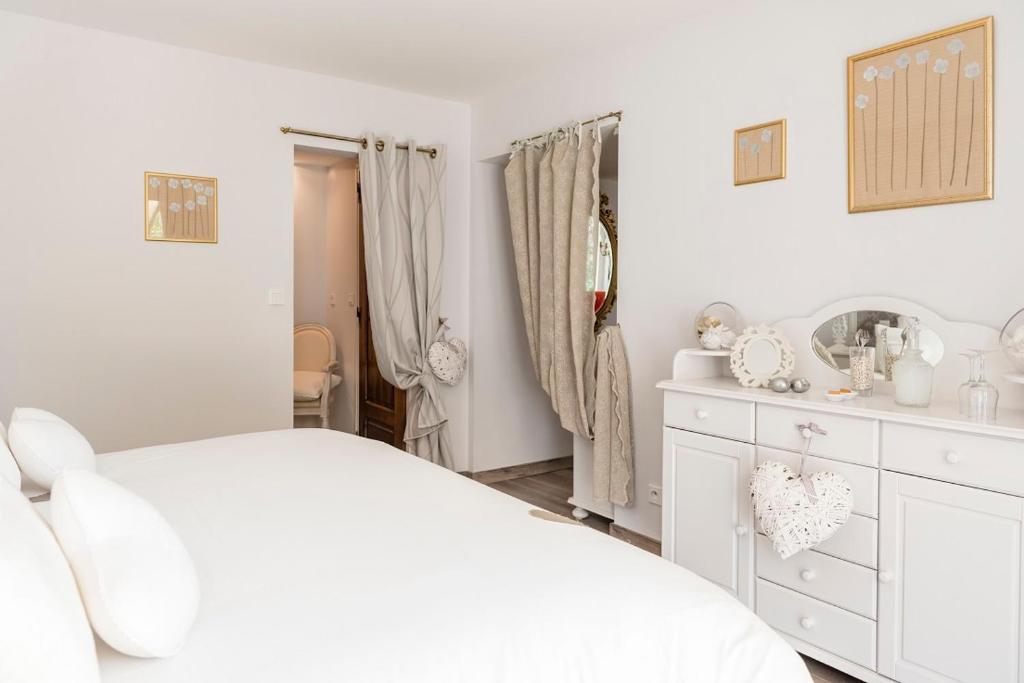 Guesthouse Le Mas de Cotignac - Suite Con Vistas A La Piscina