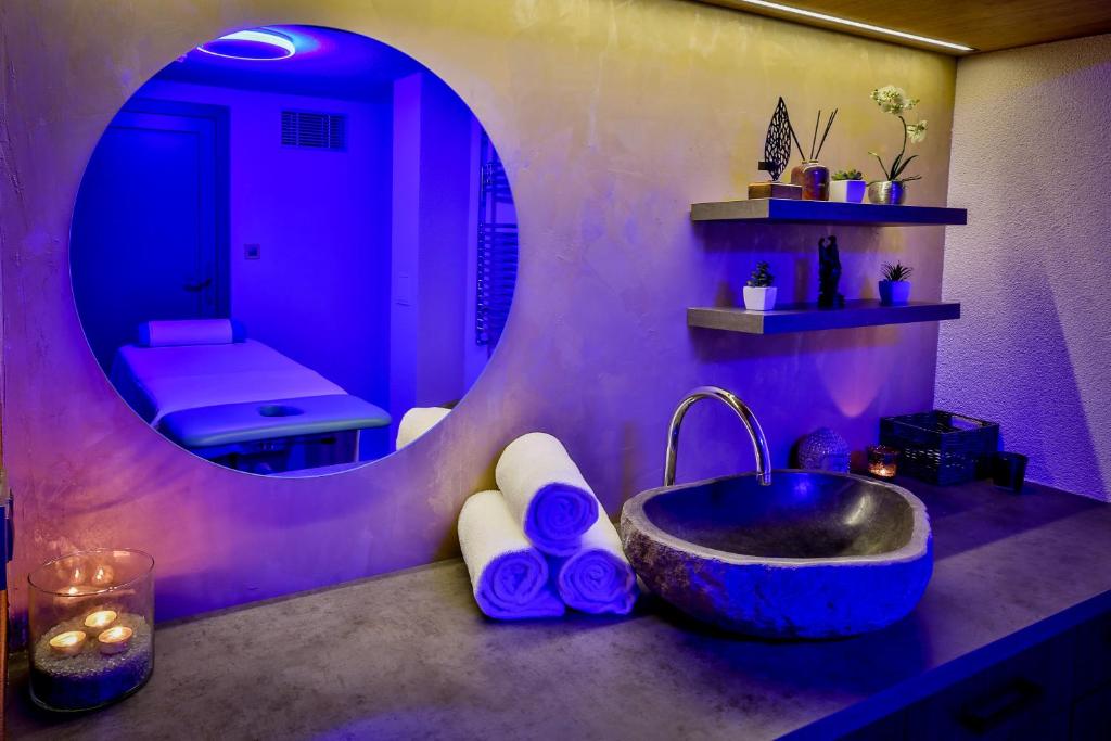 Koupelna v ubytování LH Parkhotel Hluboka Nad Vltavou Congress & Wellness