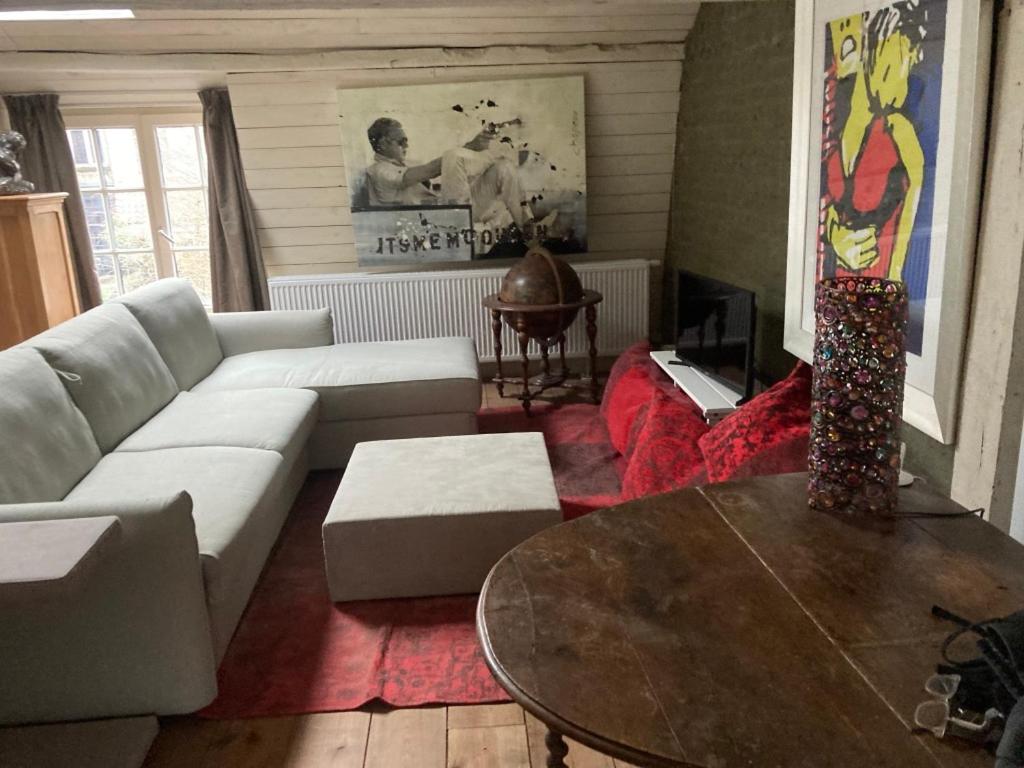 Canal Central - Family Room