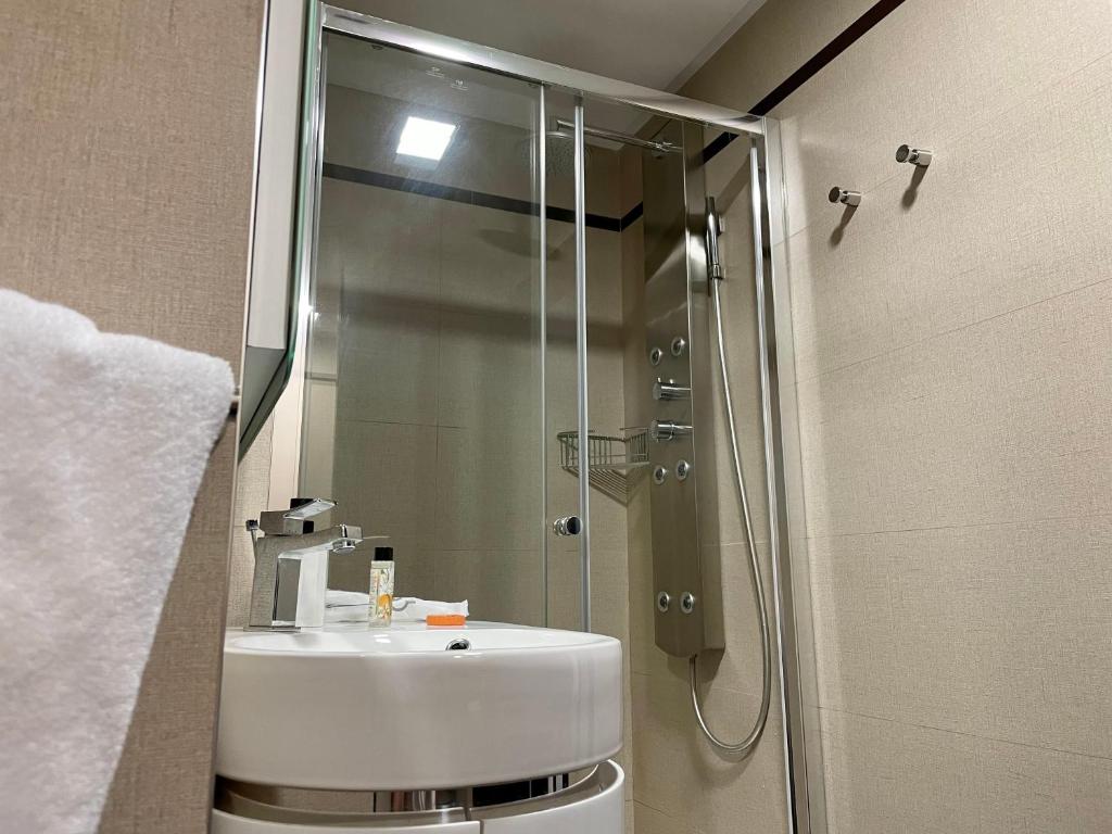 A bathroom at Luxury boutique playa Silgar