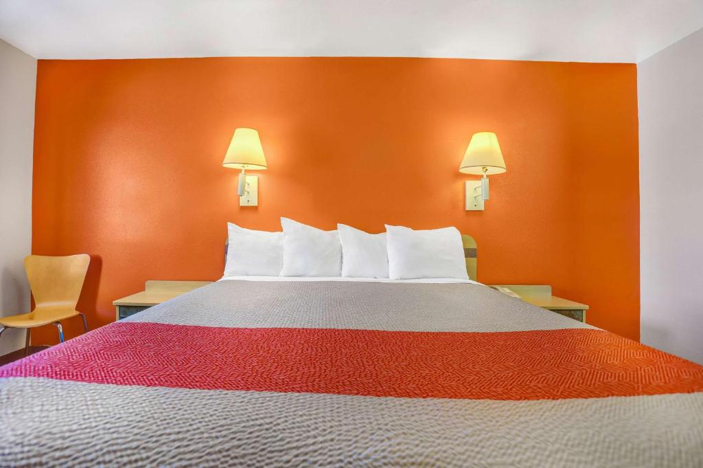 Motel 6-Espanola, NM - Habitación Con Cama Extragrande - No Fumadores