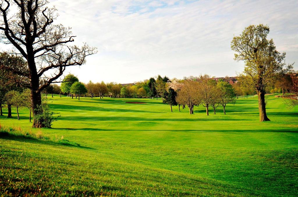 Golf v hotelu nebo okolí