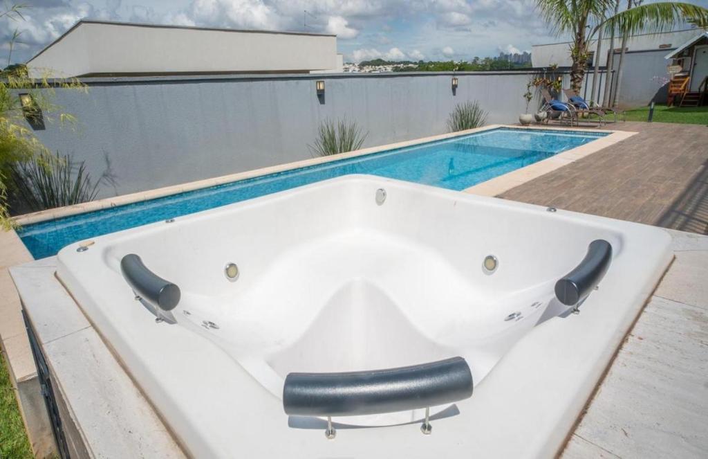  Ingleses Floripa Pool