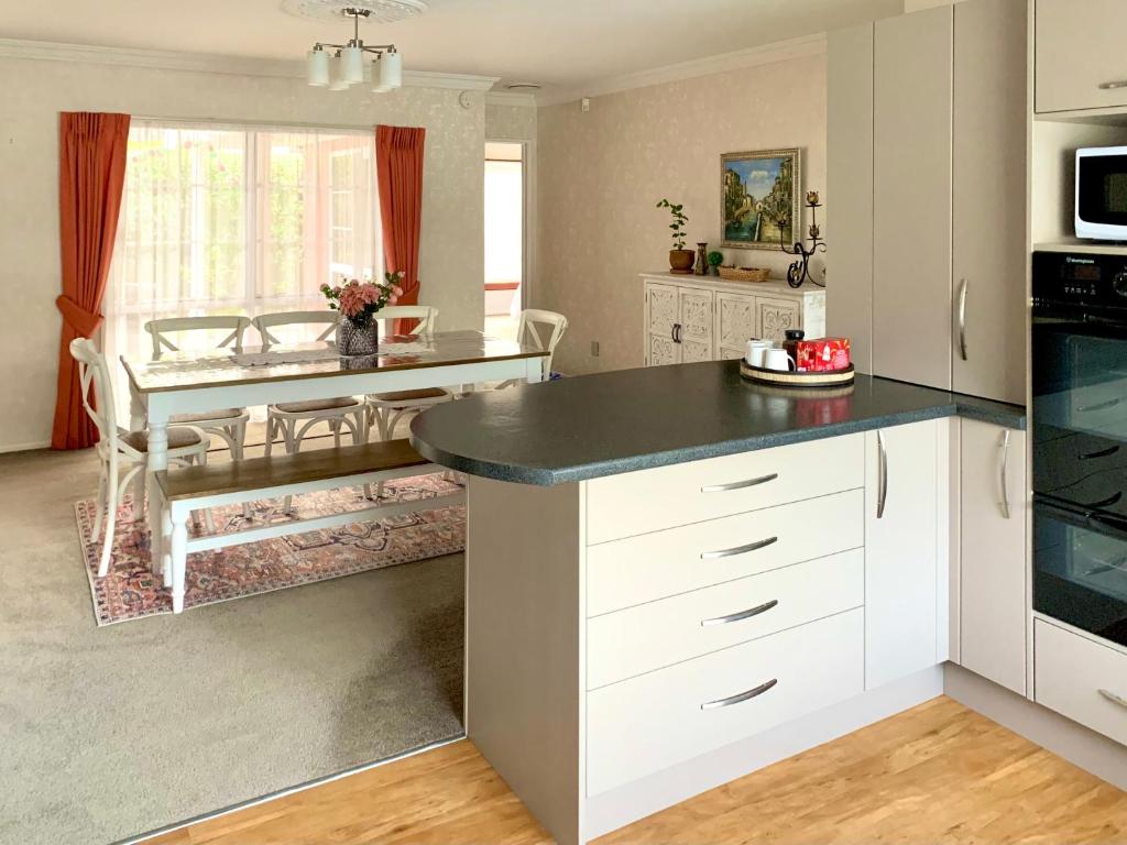 Cosy House in Chartwell, Hamilton-Private Garden & Shopping Mall - Resim 20