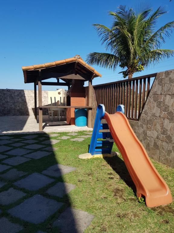  Casa à beira-mar com lazer total na Praia das Dunas