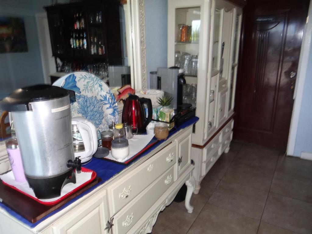 Dapur atau dapur kecil di Rollezz Villas Beach Resort