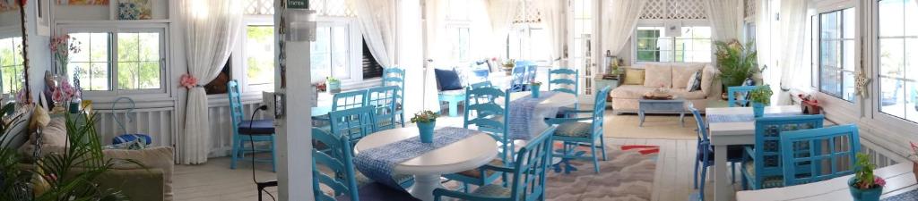 Galeri foto Rollezz Villas Beach Resort di Old Bight
