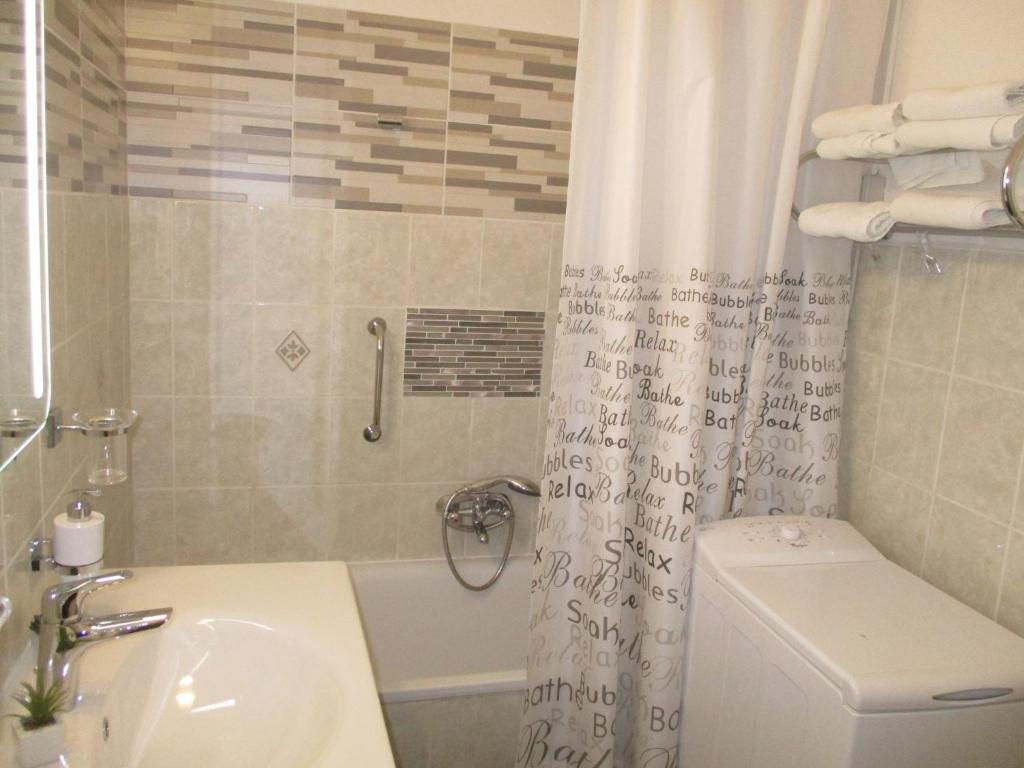 Koupelna v ubytování Ferencesek apartman