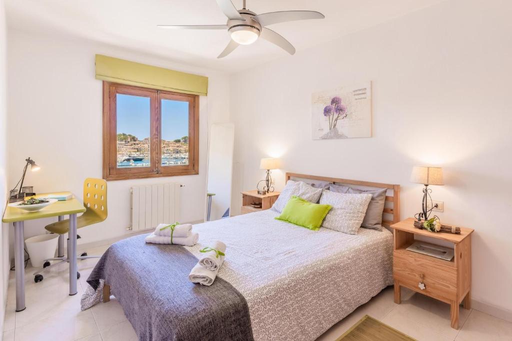 A bed or beds in a room at Bellavista Port de Soller