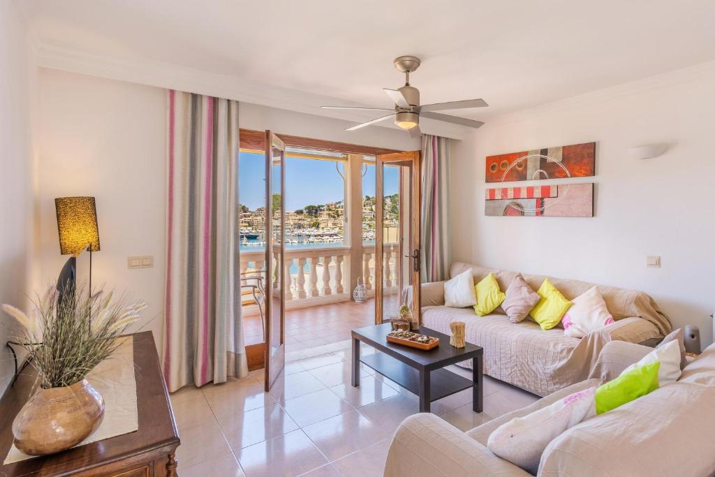 A seating area at Bellavista Port de Soller