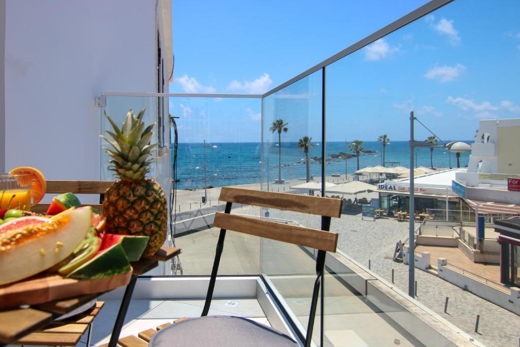 Phaedrus Living: Seaside Luxury Flat Lighthouse 74