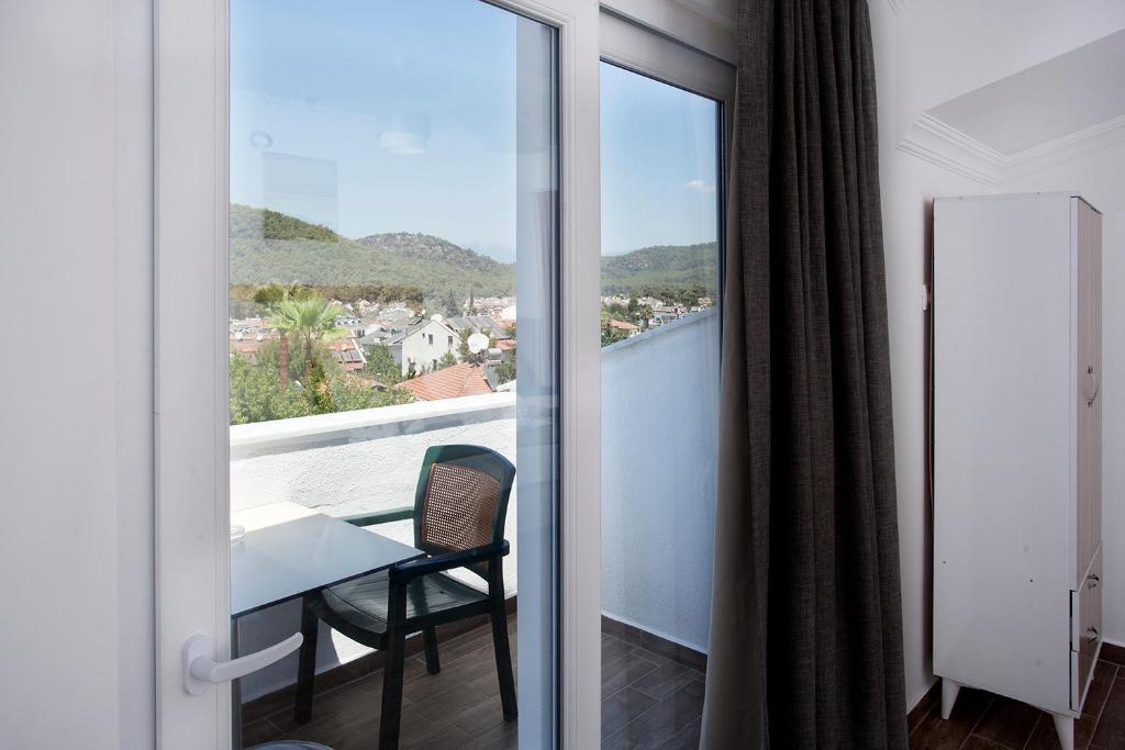Nespecifikovaný výhled na hory nebo výhled na hory při pohledu z hotelu