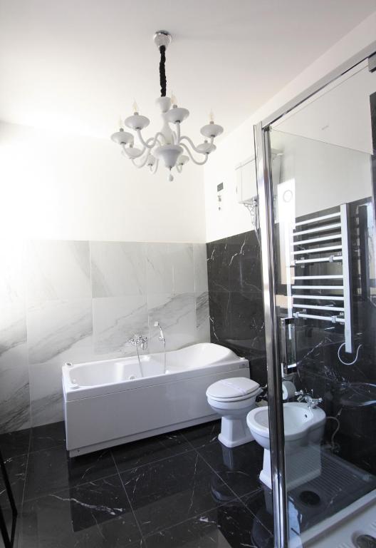 Koupelna v ubytování AN Deluxe Suites