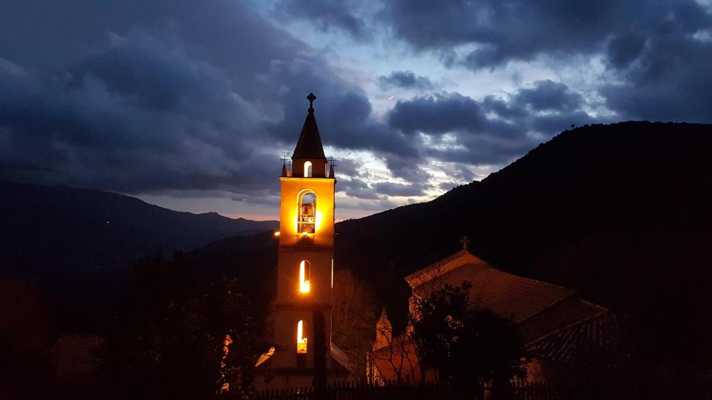 Nespecifikovaný výhled na hory nebo výhled na hory při pohledu z bed and breakfast