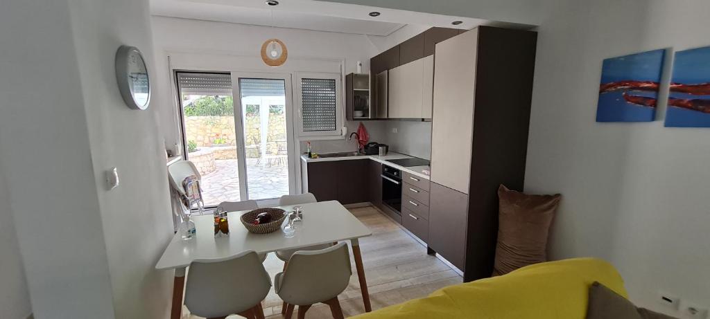 Kuchyňa alebo kuchynka v ubytovaní Gerys house