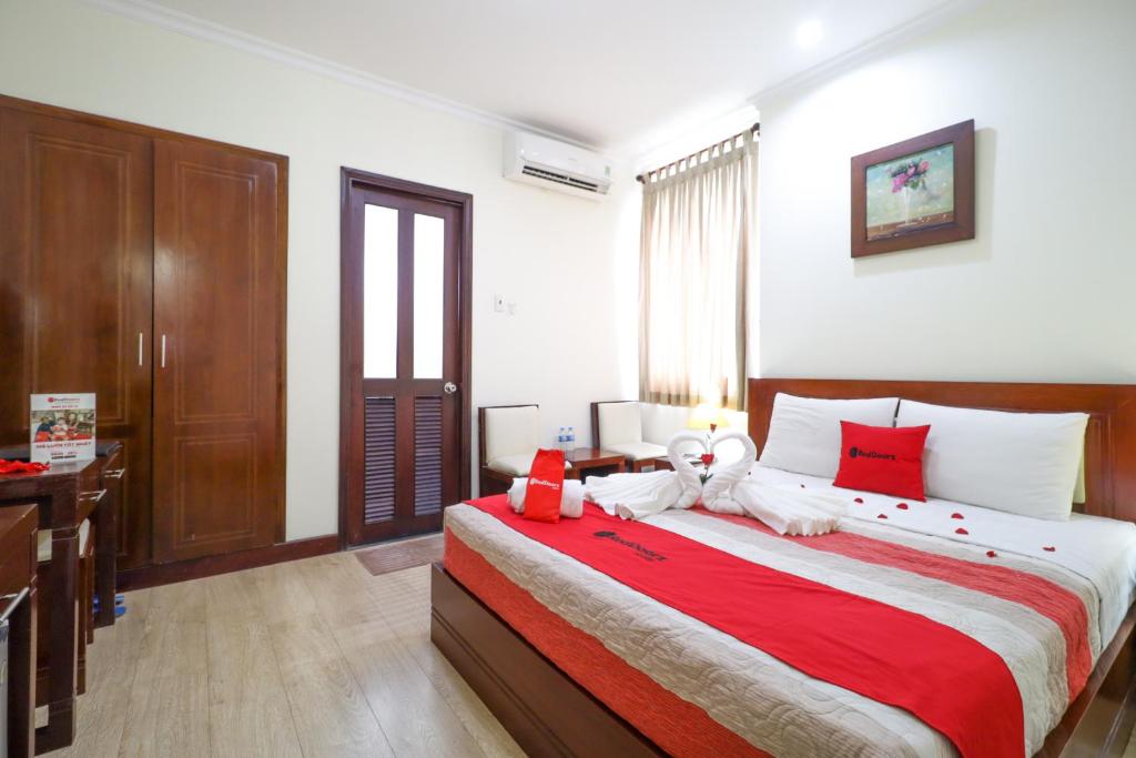RedDoorz Hoang Ha Hotel