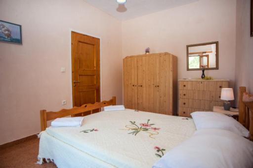 Zdjęcie z galerii obiektu Fernanda's Traditional 2 floor house w mieście Poros